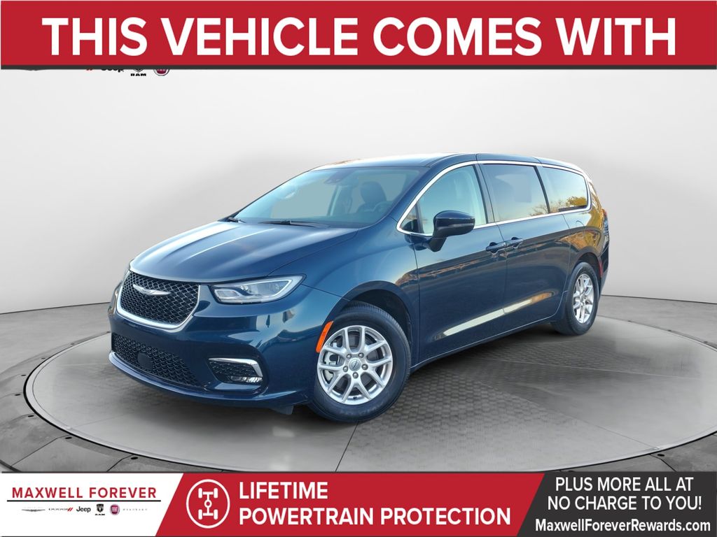 Used Car 2023 Chrysler Pacifica  Touring L For Sale Under $30,000 In Austin, Texas