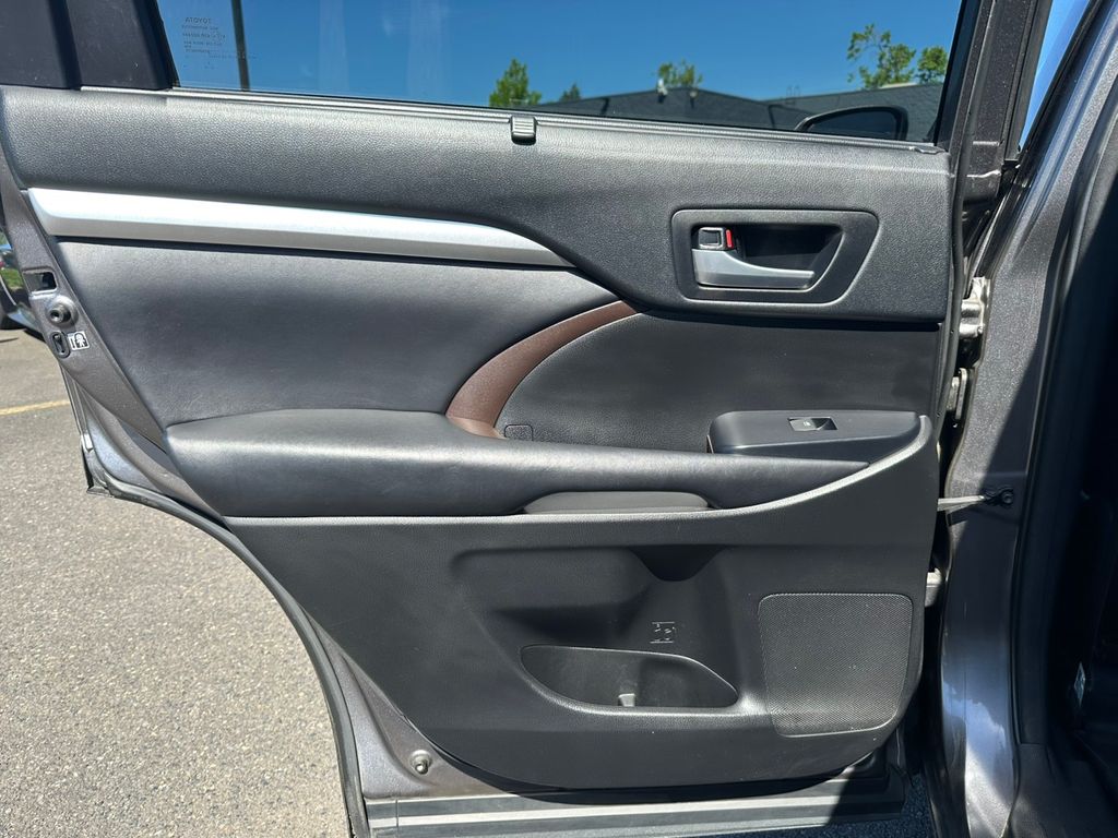 2018 Toyota Highlander 