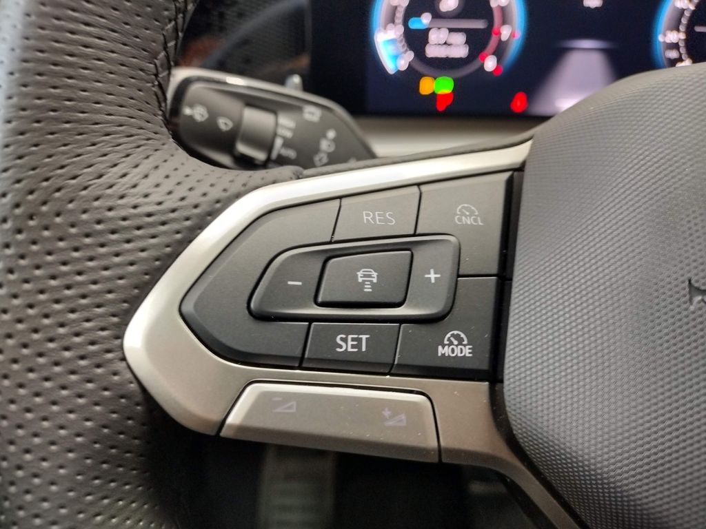 2025 Volkswagen Tiguan 2.0T SE R-Line Black