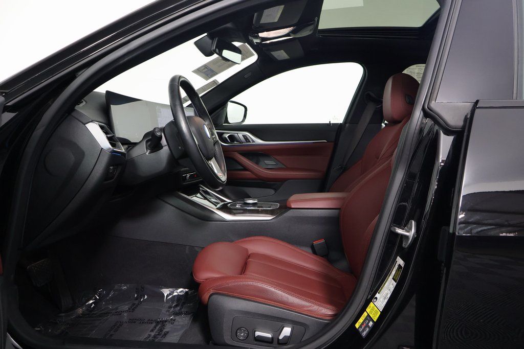 Thumbnail: 2023 BMW i4 - 10