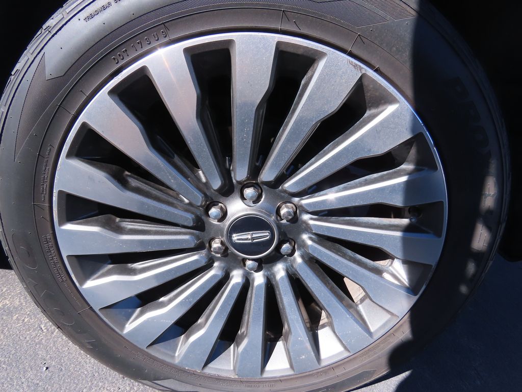 Thumbnail: 2019 Lincoln Navigator - 16