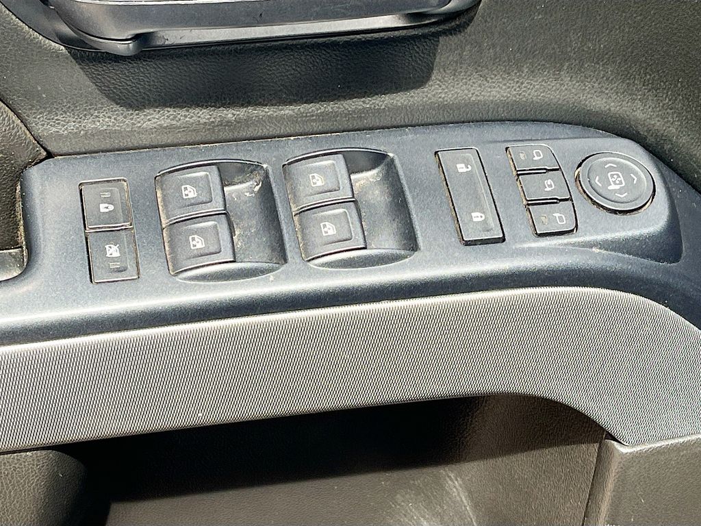 Used 2018 Blue Chevrolet LTZ image 17