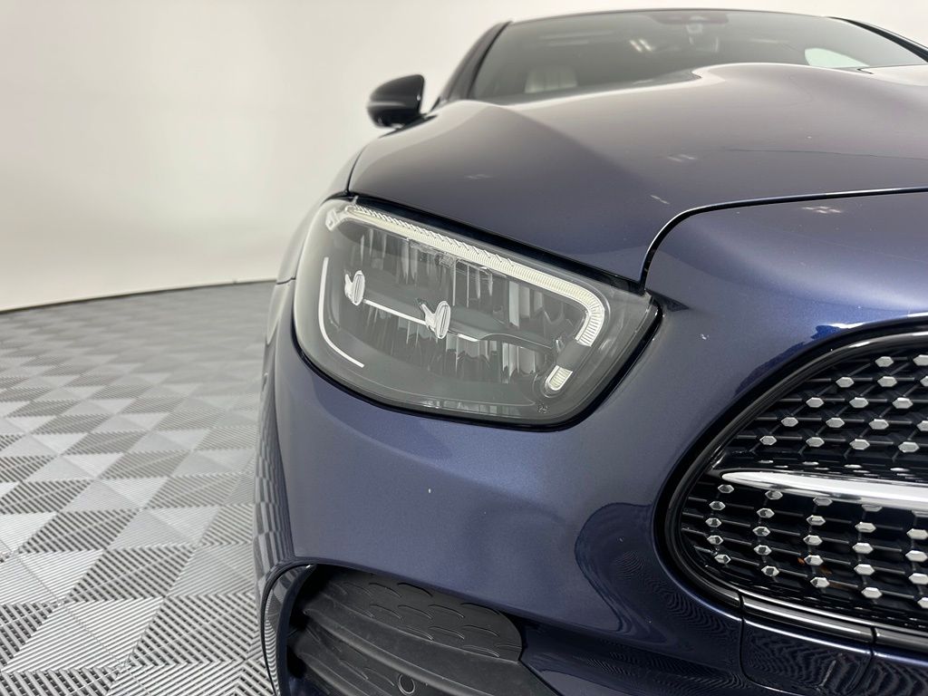 Thumbnail: 2021 Mercedes-Benz E-Class - 9