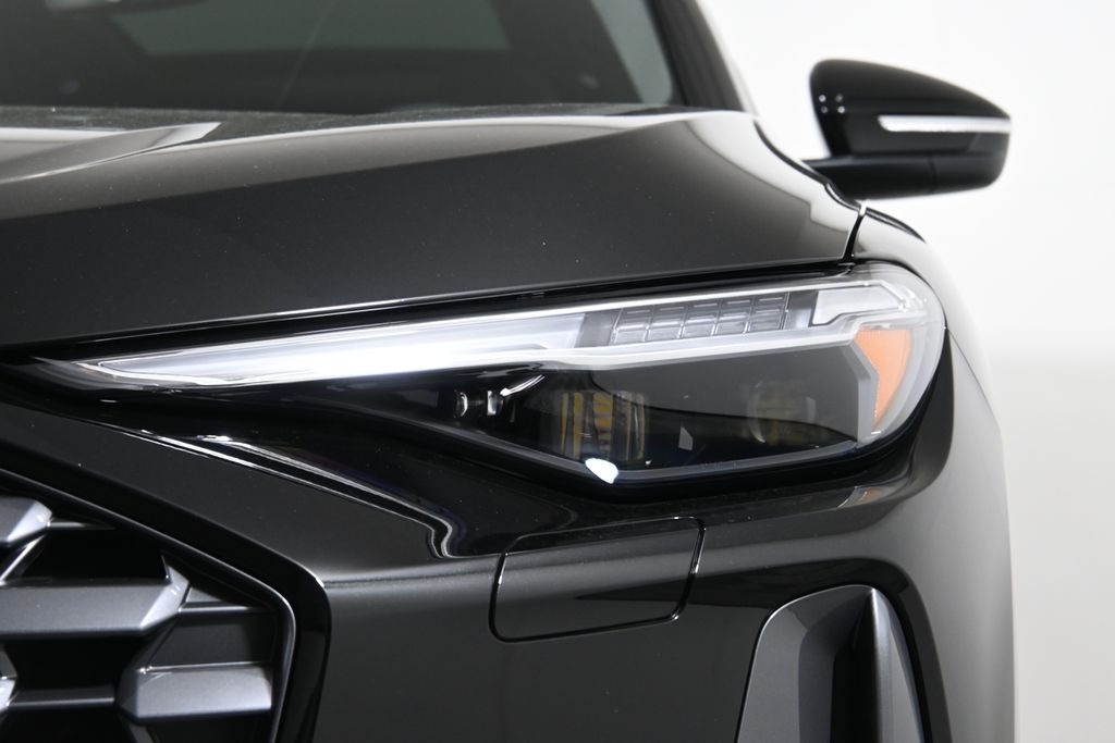 Thumbnail: 2025 Audi Q5 - 10