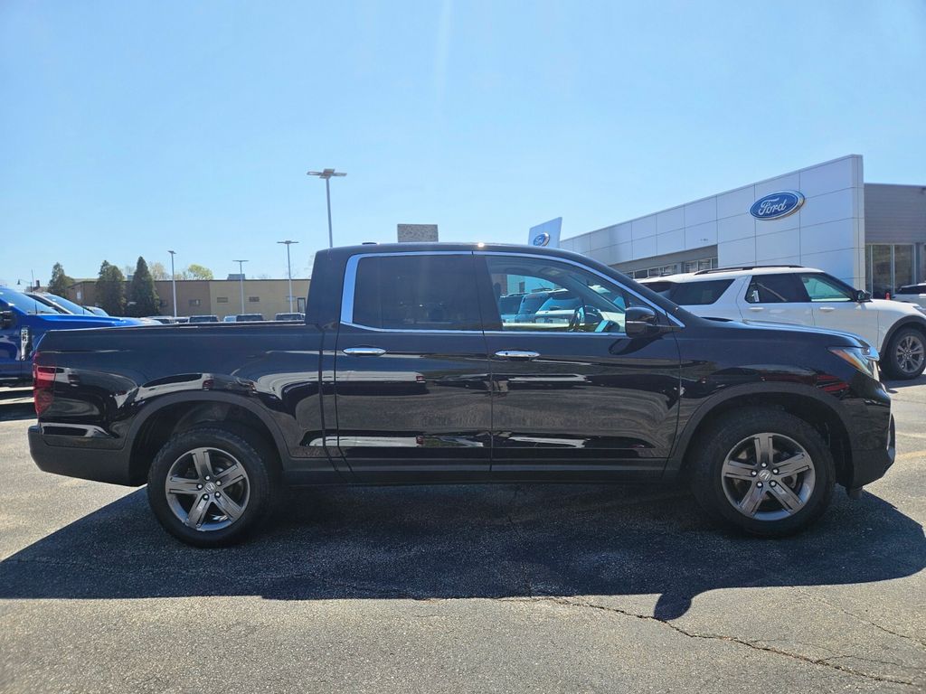 View vehicle photo 7