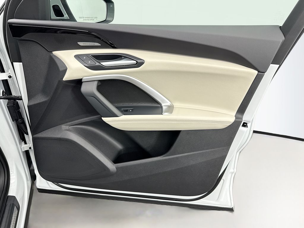 Thumbnail: 2025 Audi Q5 - 25