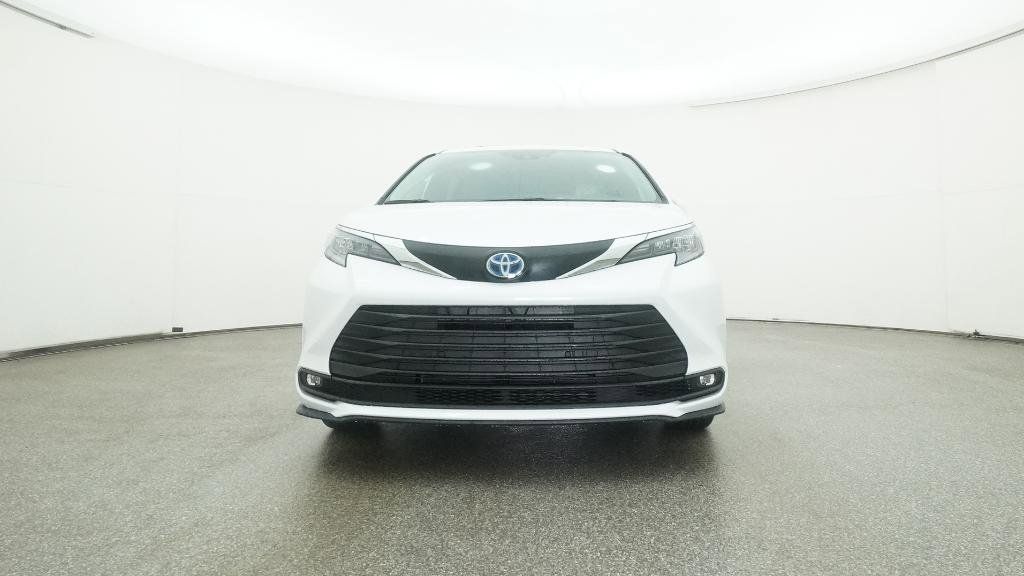 Thumbnail: 2025 Toyota Sienna - 16