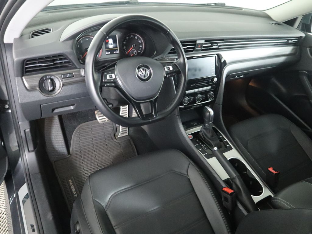 Thumbnail: 2020 Volkswagen Passat - 9