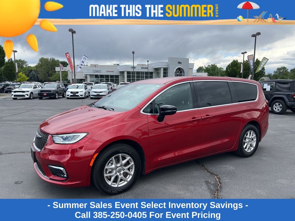 Red Hot Pearlcoat 2025 Chrysler Pacifica Select FWD Minivan Front-Wheel Drive 9-Speed Automatic