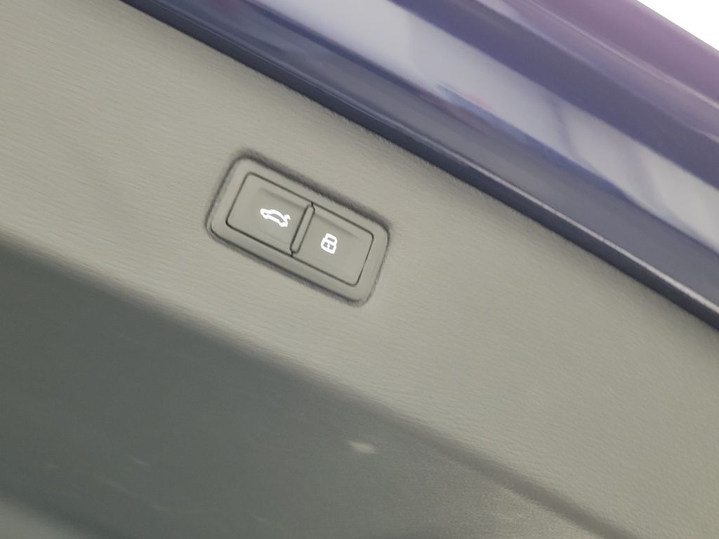 Thumbnail: 2021 Audi Q7 - 11