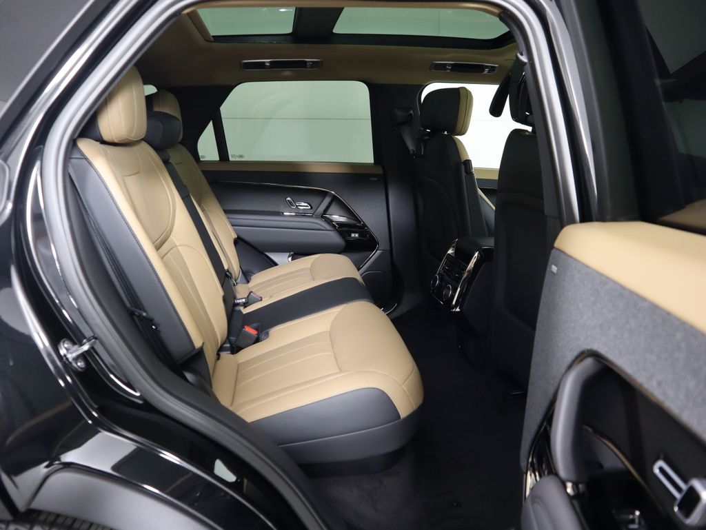 Thumbnail: 2026 Land Rover Range Rover Sport - 24