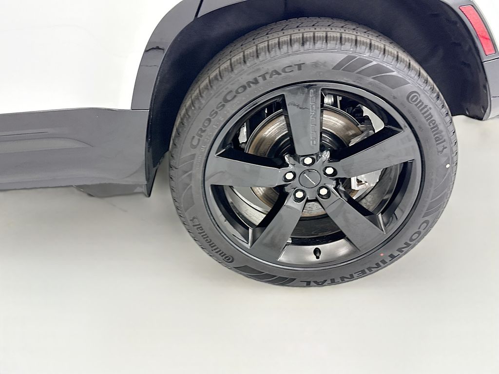 Thumbnail: 2026 Land Rover Defender - 30