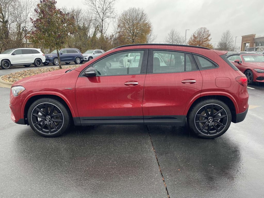 2025 Mercedes-Benz GLA 35 AMG 8