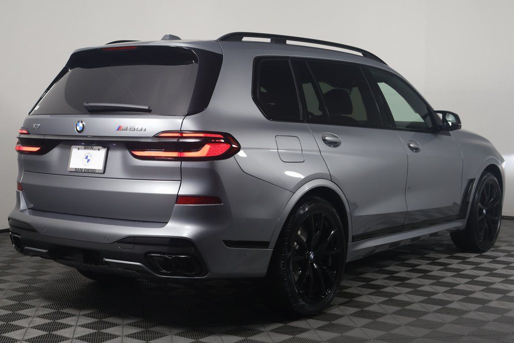 2025 BMW X7 M60i 2