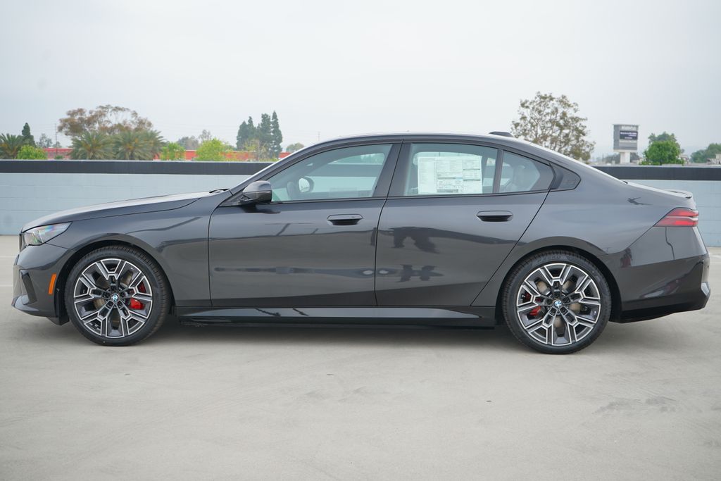 Thumbnail: 2026 BMW i5 - 4