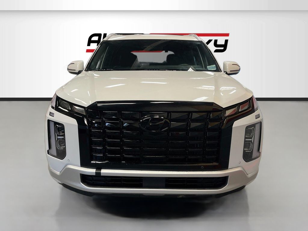Used 2023 Hyper White Hyundai Calligraphy image 2