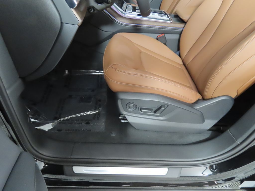 Thumbnail: 2026 Audi Q7 - 32