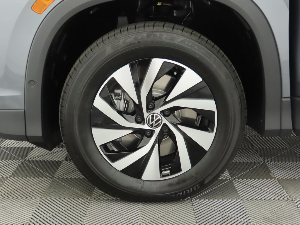 Thumbnail: 2025 Volkswagen Tiguan - 30