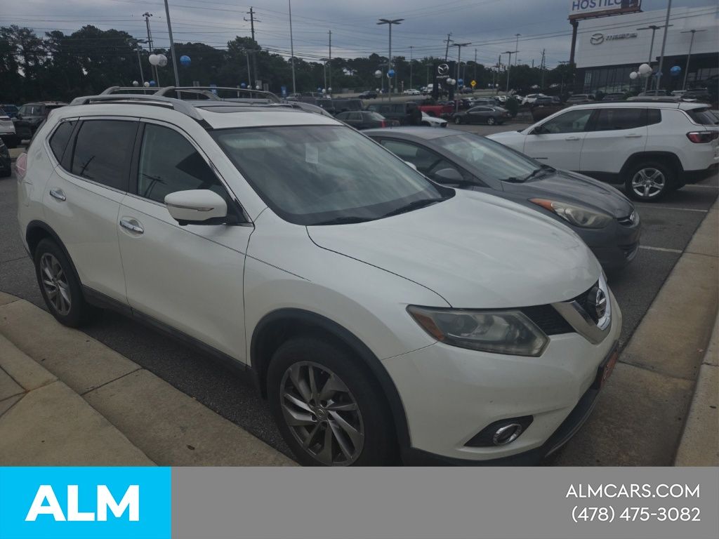 Used 2015 White Nissan SL image 3
