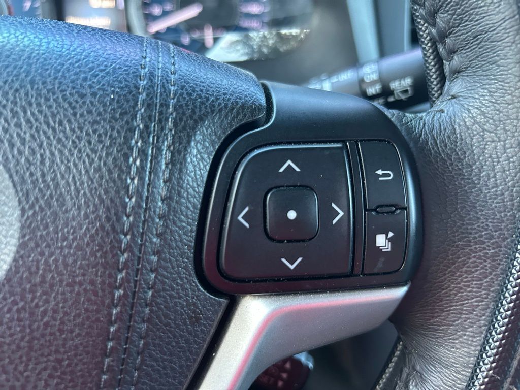 Thumbnail: 2017 Toyota Sienna - 20