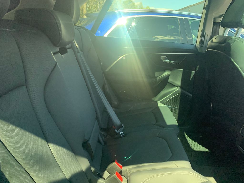 Thumbnail: 2023 Audi Q8 - 8