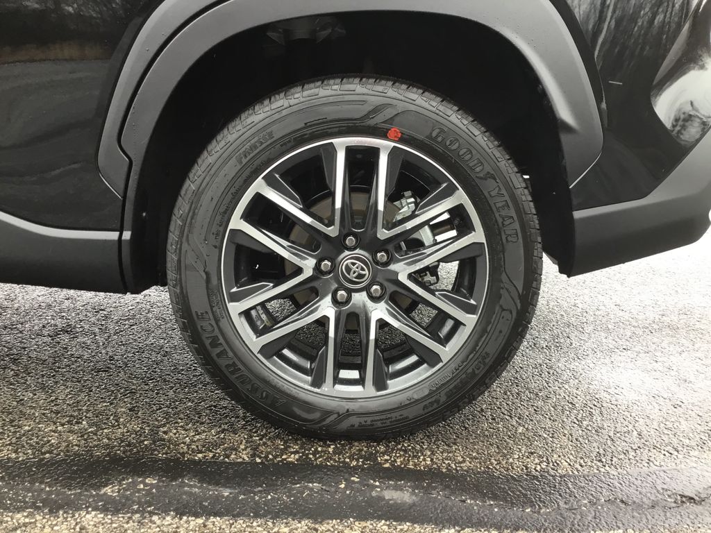 Thumbnail: 2026 Toyota Corolla Cross - 10