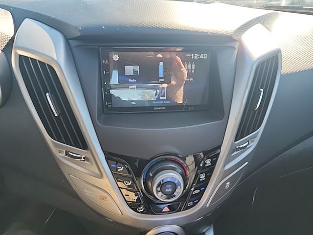 2015 Hyundai Veloster 