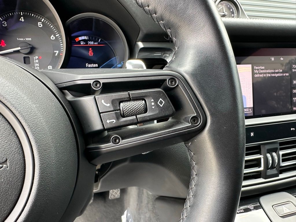 2022 Porsche Macan  19