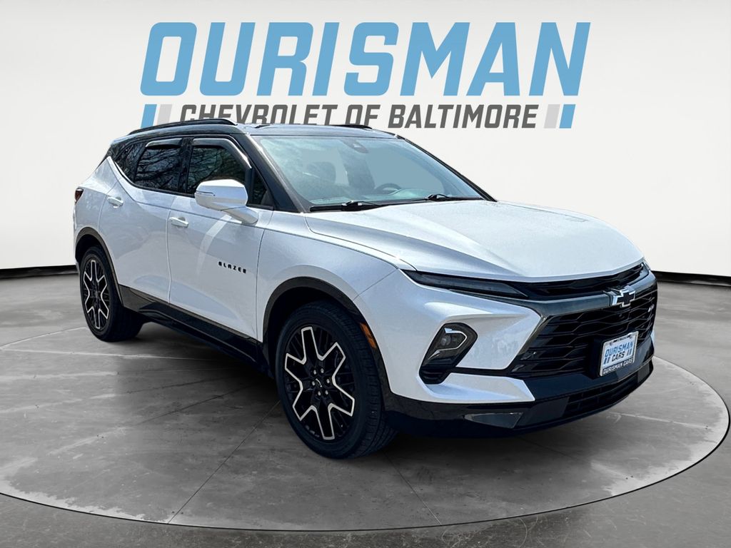 White (Iridescent Pearl Tricoat) 2023 Chevrolet Blazer RS AWD SUV / Crossover All-Wheel Drive 9-Speed Automatic