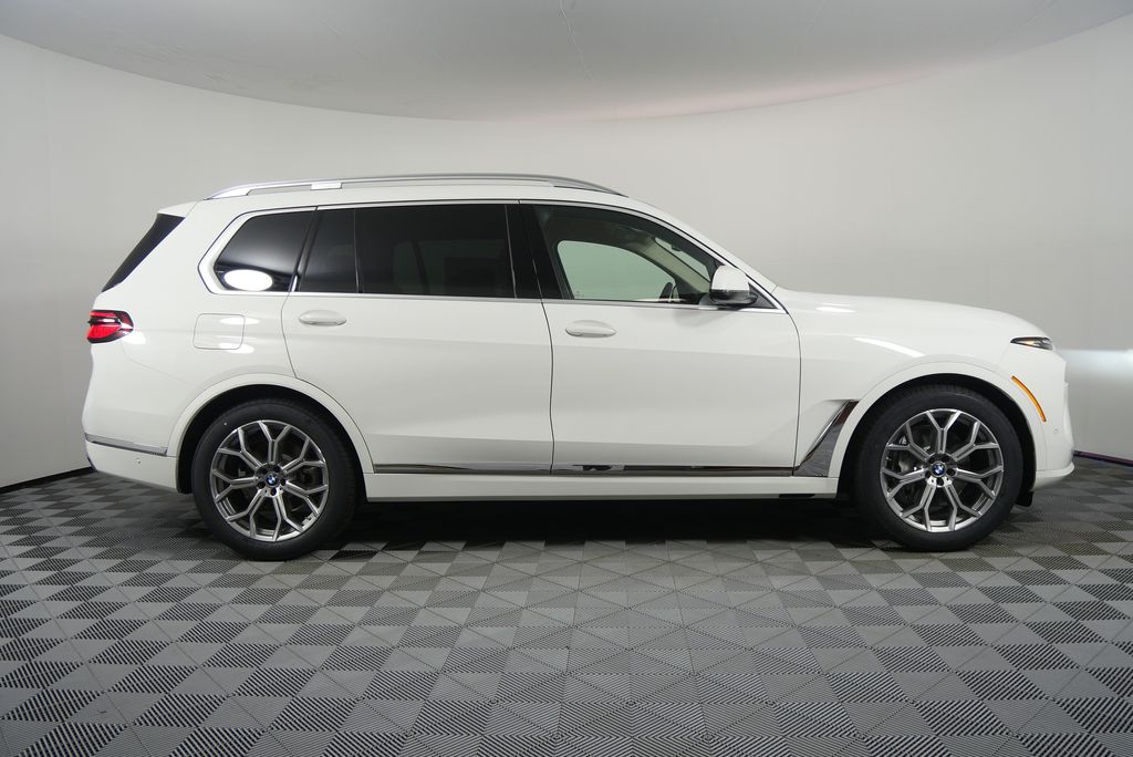 Thumbnail: 2026 BMW X7 - 2