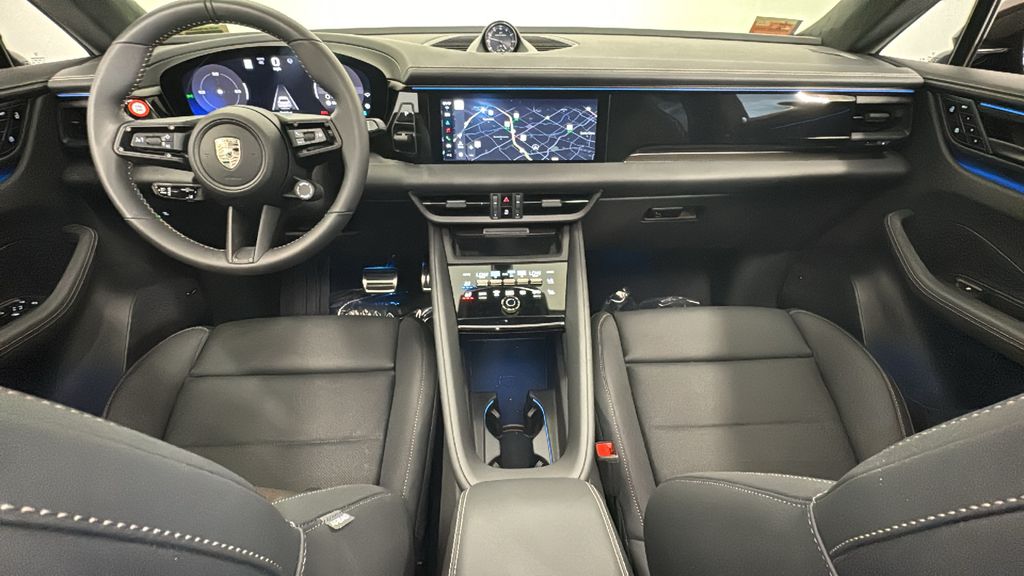 Thumbnail: 2025 Porsche Macan - 16
