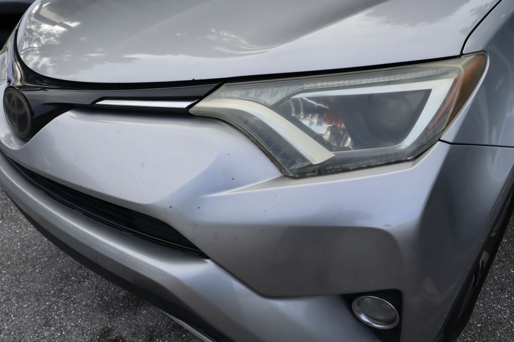 Thumbnail: 2017 Toyota RAV4 - 3