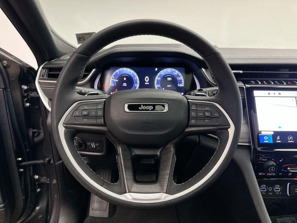 Thumbnail: 2024 Jeep Grand Cherokee - 30