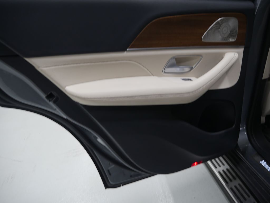 Thumbnail: 2023 Mercedes-Benz GLE - 20