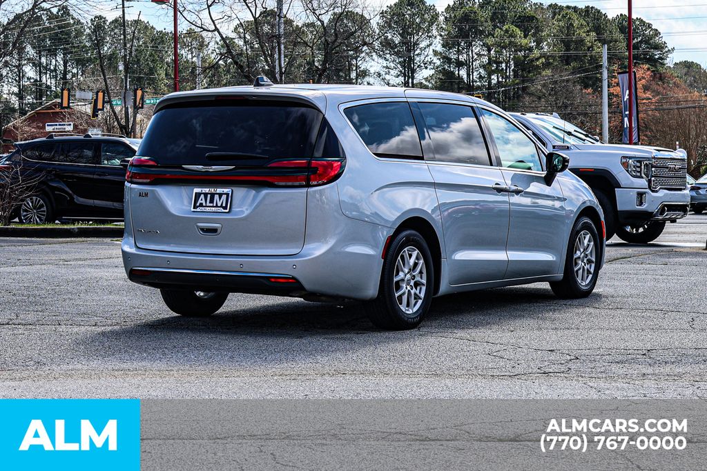 Used 2024 Silver Chrysler Touring L image 6