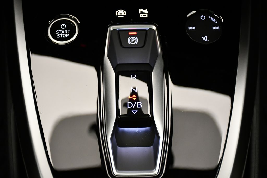 Thumbnail: 2026 Audi Q4 e-tron - 32