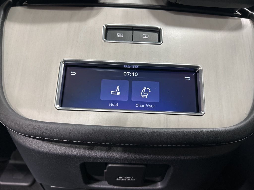 new 2025 Lincoln Navigator car, priced at $100,022