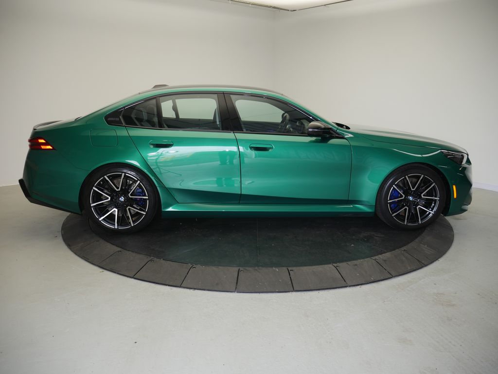 Thumbnail: 2026 BMW M5 - 8