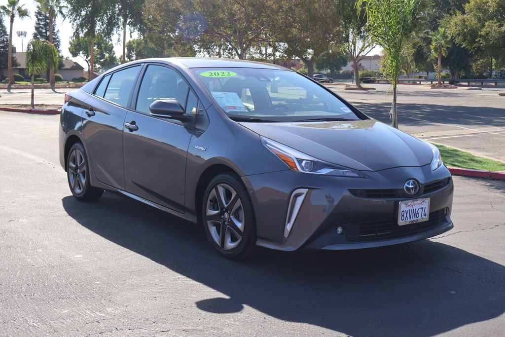 2022 Toyota Prius XLE 3