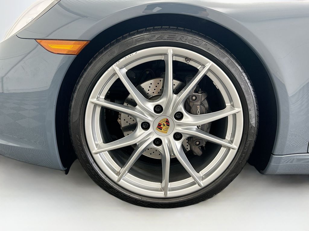 Thumbnail: 2017 Porsche 911 - 28