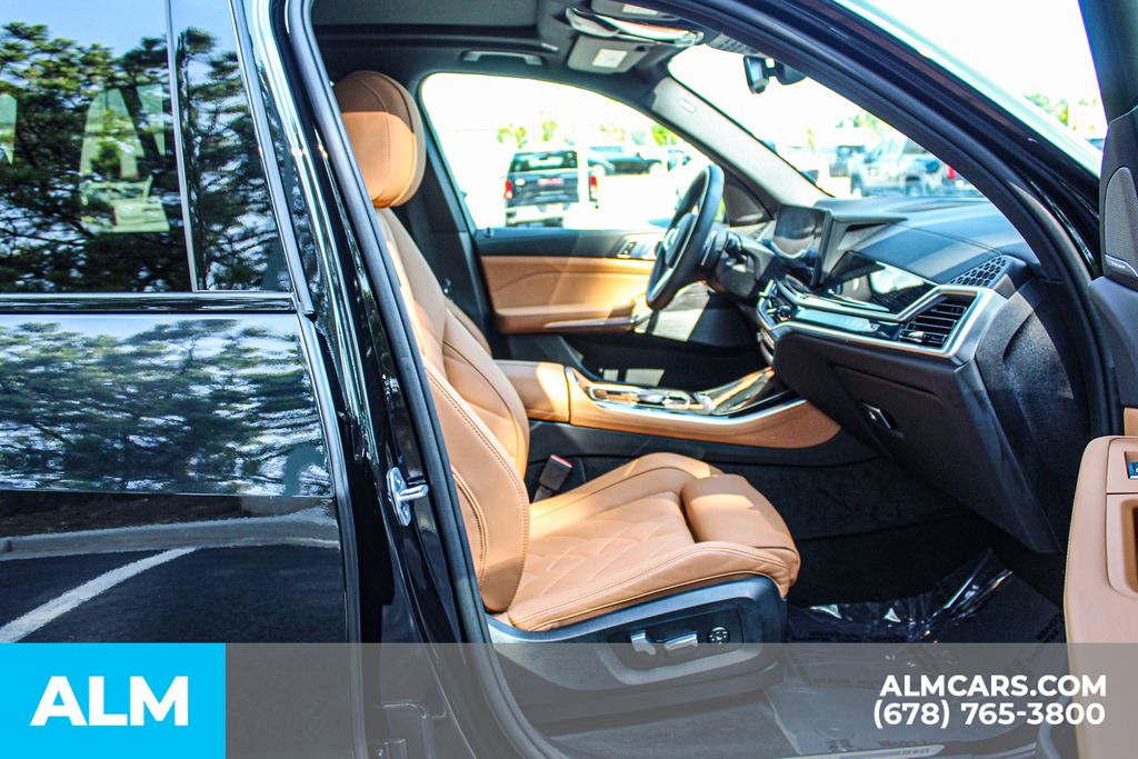 Used 2026 Black BMW sDrive40i image 21