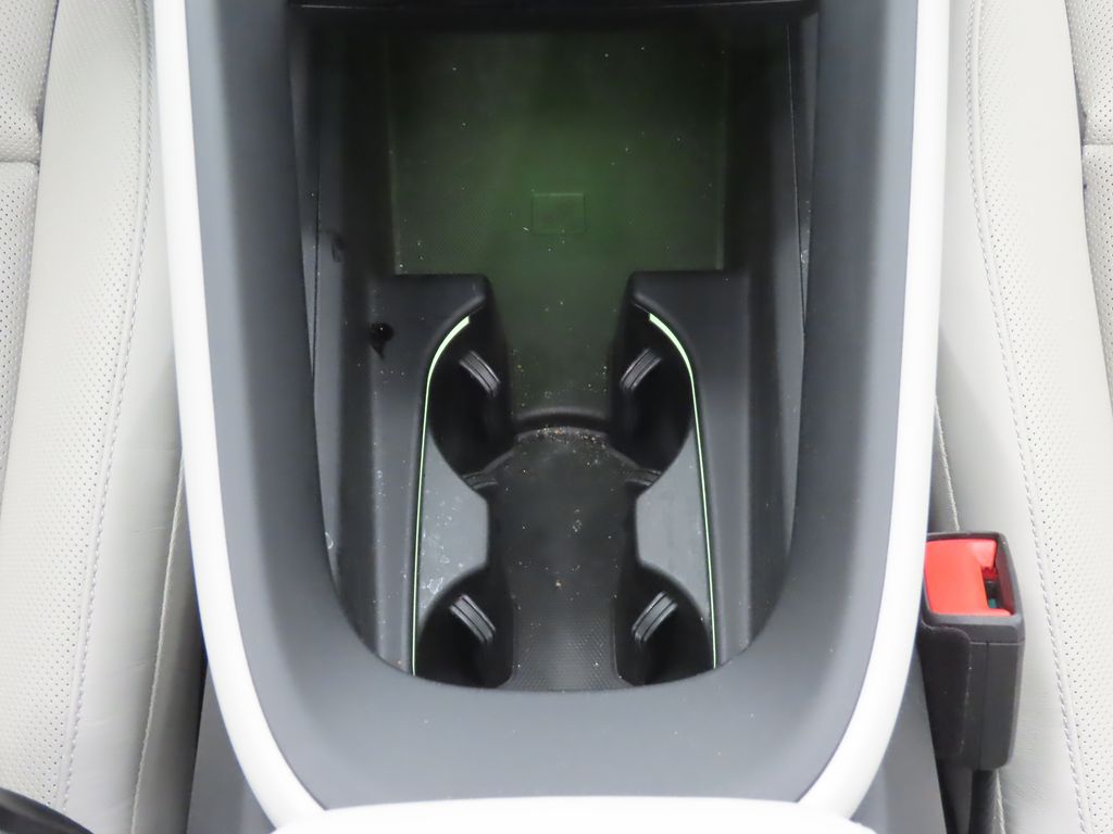 Thumbnail: 2025 Porsche Macan - 28