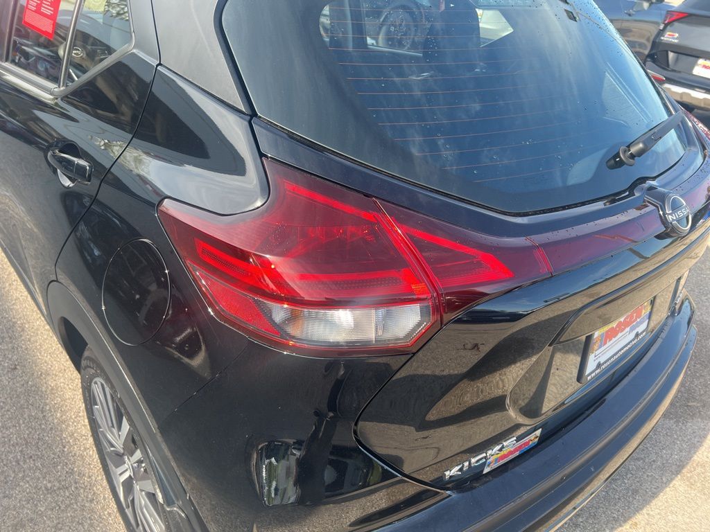 2022 Nissan Kicks SV photo