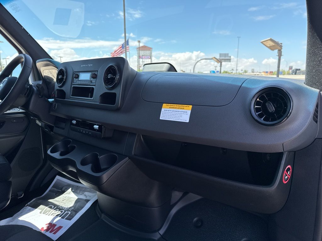 2025 Mercedes-Benz Sprinter 2500 17