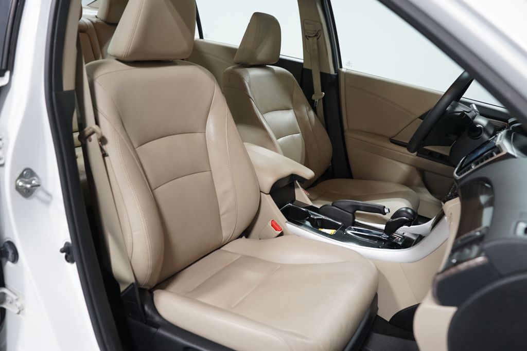 Thumbnail: 2016 Honda Accord - 25