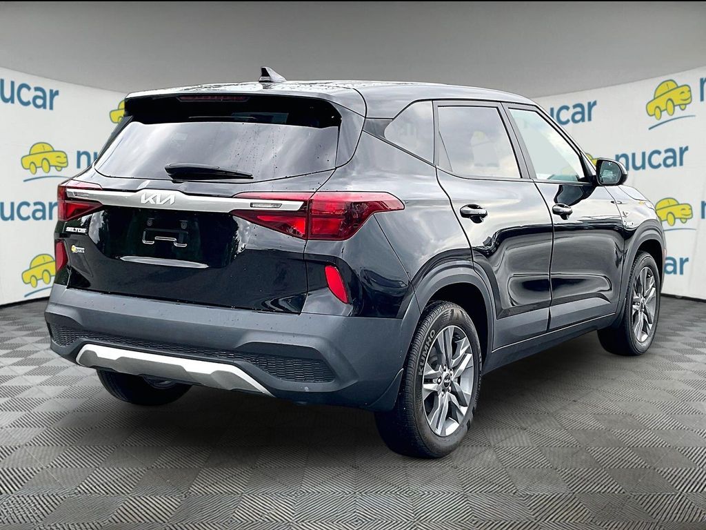 2023 Kia Seltos — photo 6