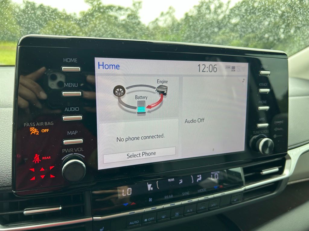 Thumbnail: 2021 Toyota Sienna - 25