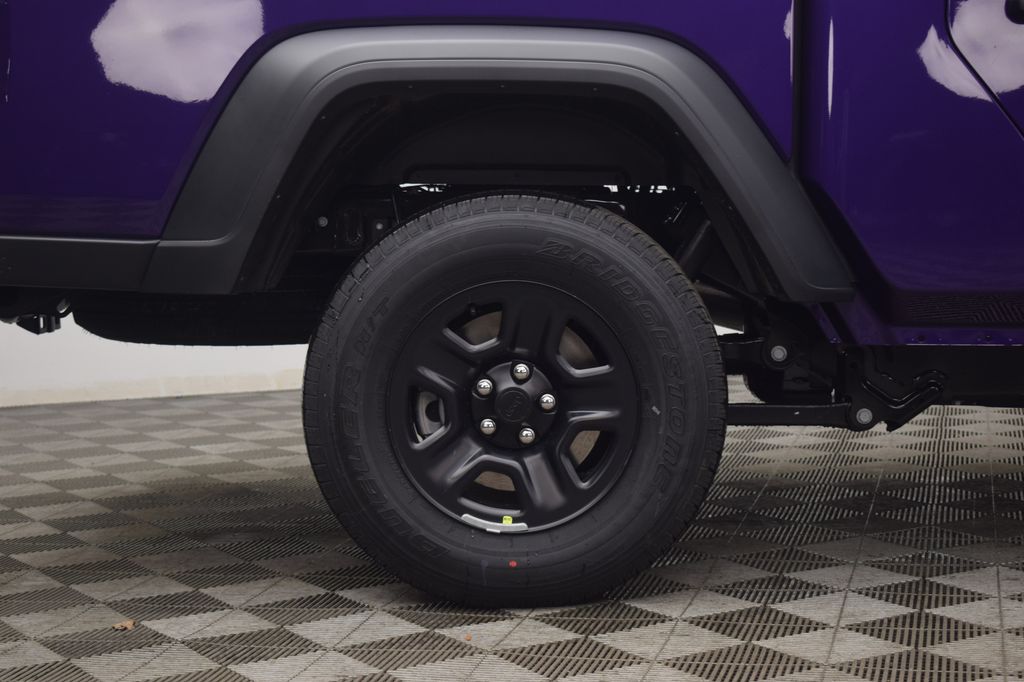 new 2026 Jeep Gladiator car, priced at $42,034