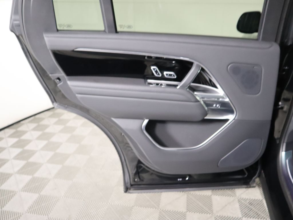Thumbnail: 2025 Land Rover Range Rover - 27