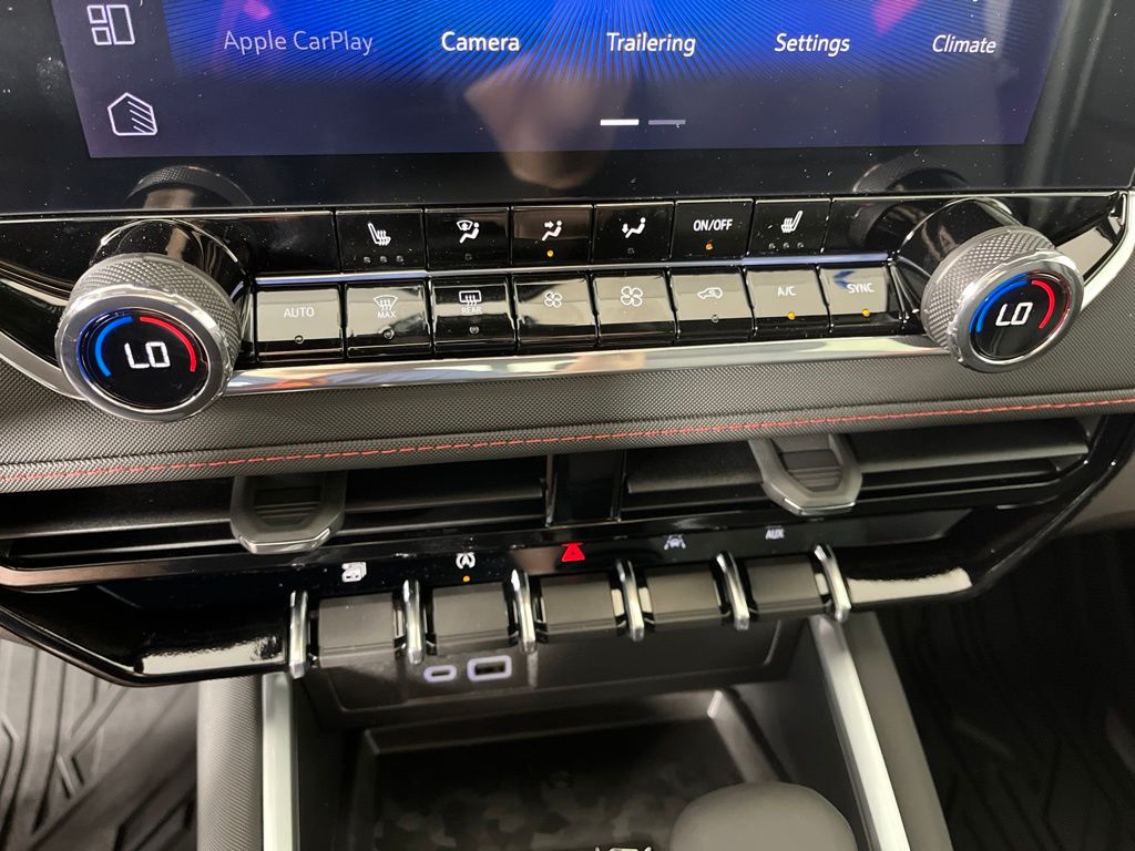 Thumbnail: 2026 Chevrolet Colorado - 32